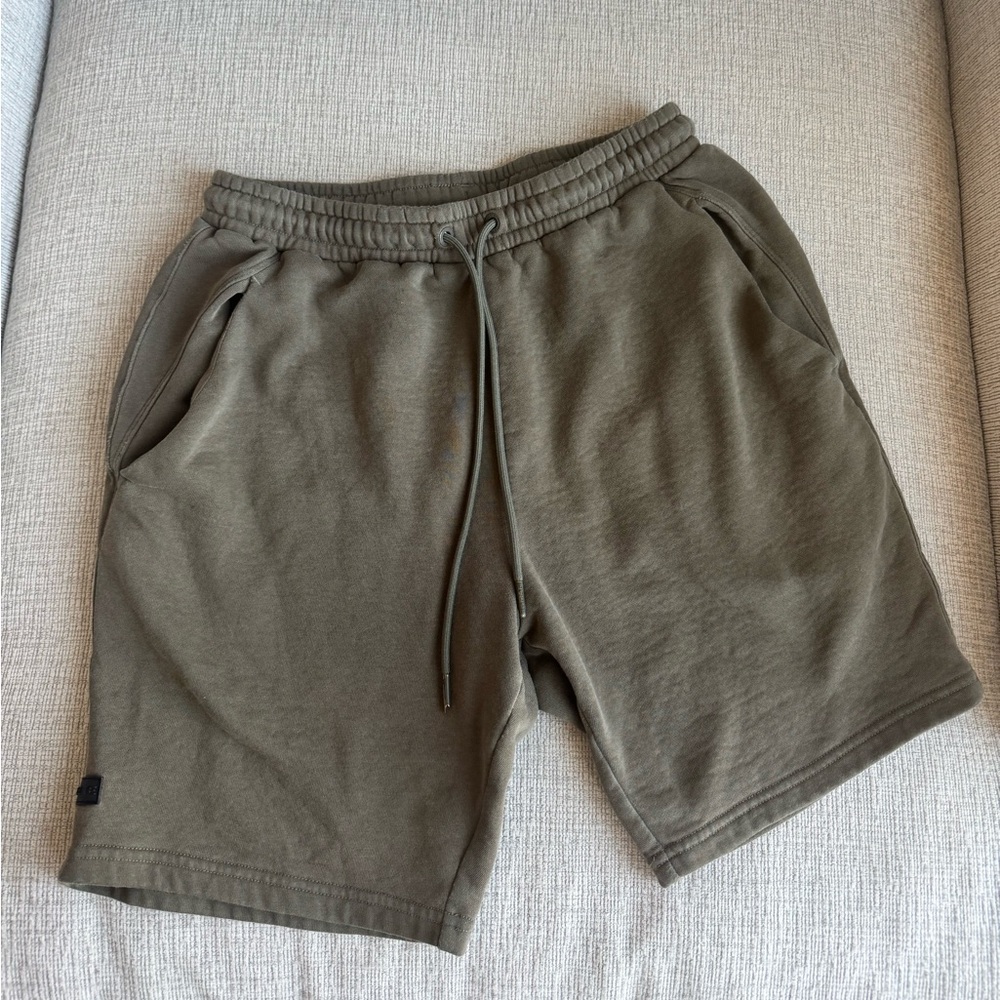 Alphalete Men's Shorts in Forest Green